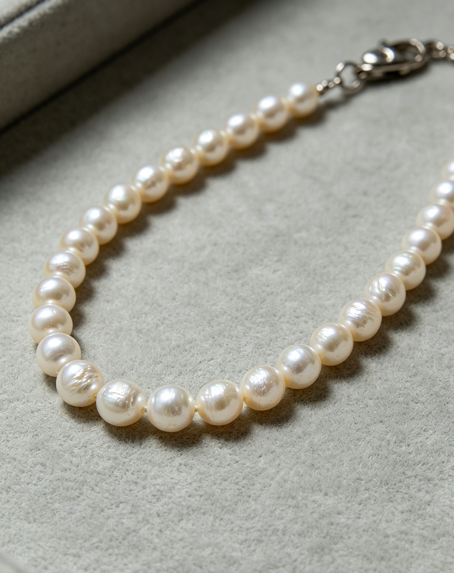 white necklace